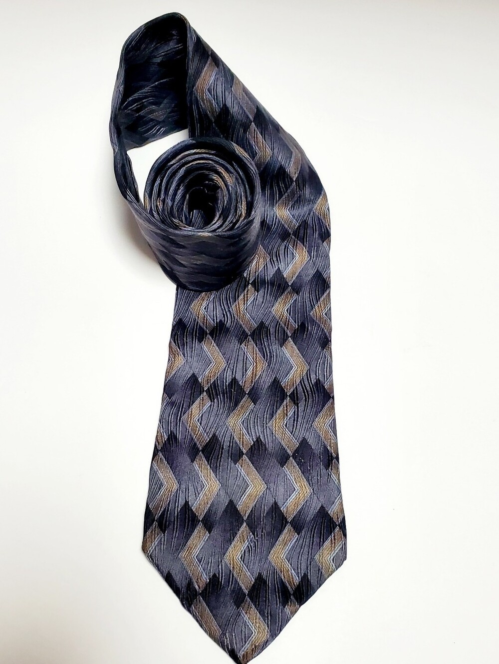 Vintage Cambridge Tie Classics 100% Silk Featuring a Retro Abstract Geo. Pattern